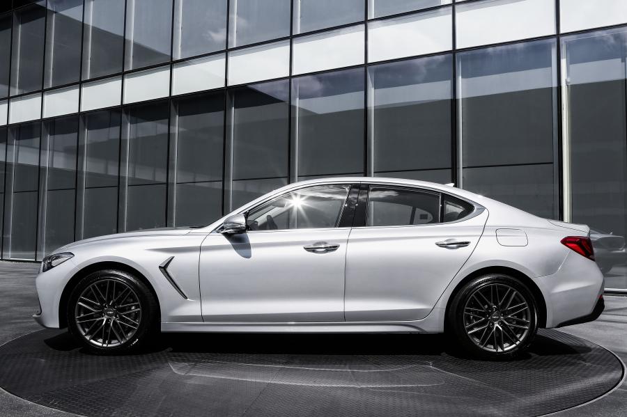  Genesis G70 3.3T 2017 года  (KR) (фото 31 из 86)
